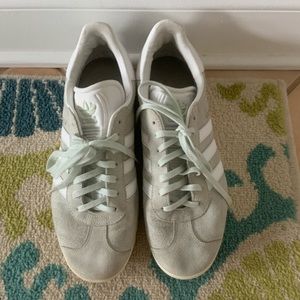 Men’s Adidas Gazelle Shoes. Mint/light Grey color.